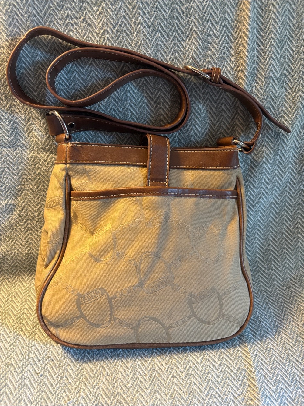 Chaps Beige Canvas Crossbody Bag with Brown Trim and Silver Toned design - Picture 4 of 9